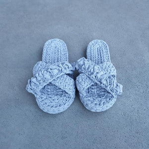 crochet-crossover-strap-slip-on-women's-slippers-light-grey-front