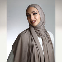 Load image into Gallery viewer, grace-collection-shawl-scarf-hijab-on-model-mocha-cream-2
