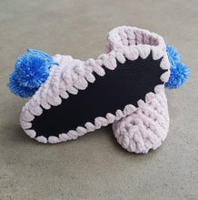 Load image into Gallery viewer, kids-crochet-slipper-boots-in-soft-velvet-yarn-grey-with-blue-pompom-bottom-sole-view
