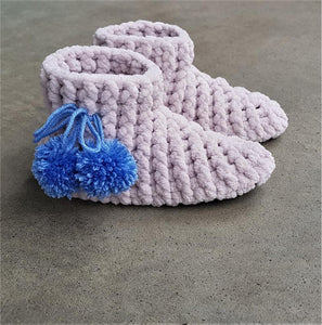 kids-crochet-slipper-boots-in-soft-velvet-yarn-grey-with-blue-pompom-side-view